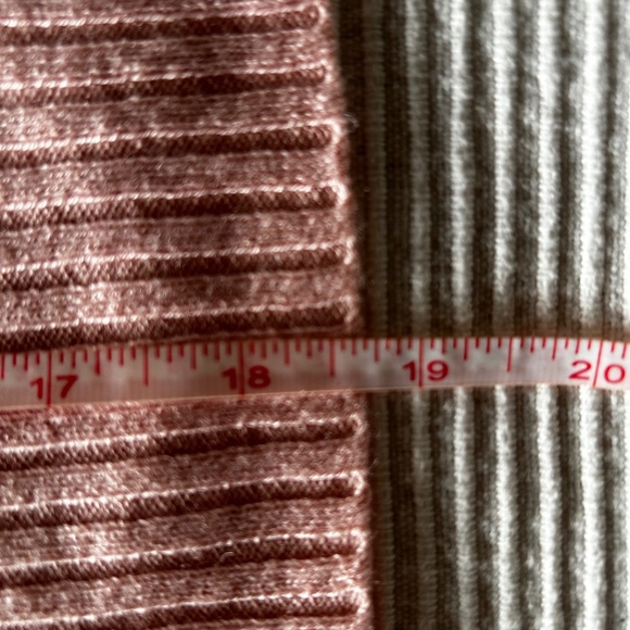 Forever 21 pink knit hooded sweater New with Tags *Small - Picture 4 of 5